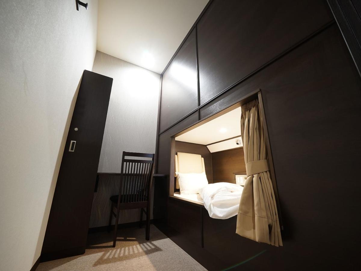 Wellcabin Tenjin - Male Only Fukuoka  Buitenkant foto