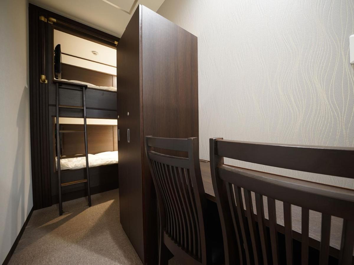 Wellcabin Tenjin - Male Only Fukuoka  Buitenkant foto